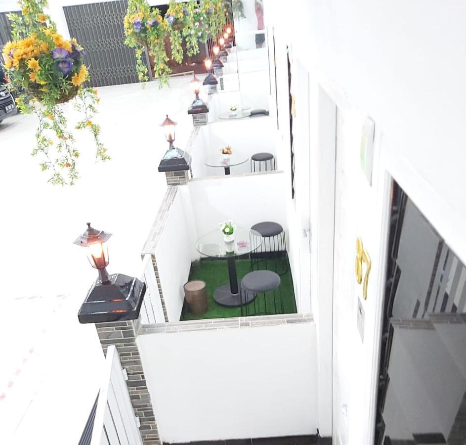 Alex Hostel 2 Palembang Exterior photo